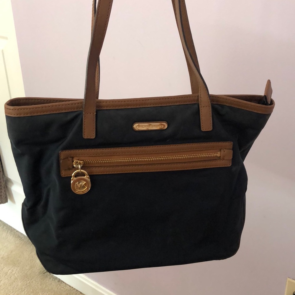Michael Kors navy tote purse!